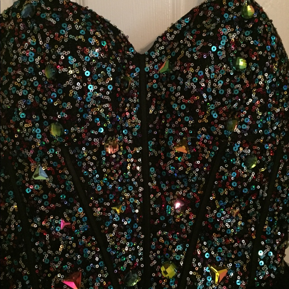 Beautiful Narianna Dress - Picture 4 of 8